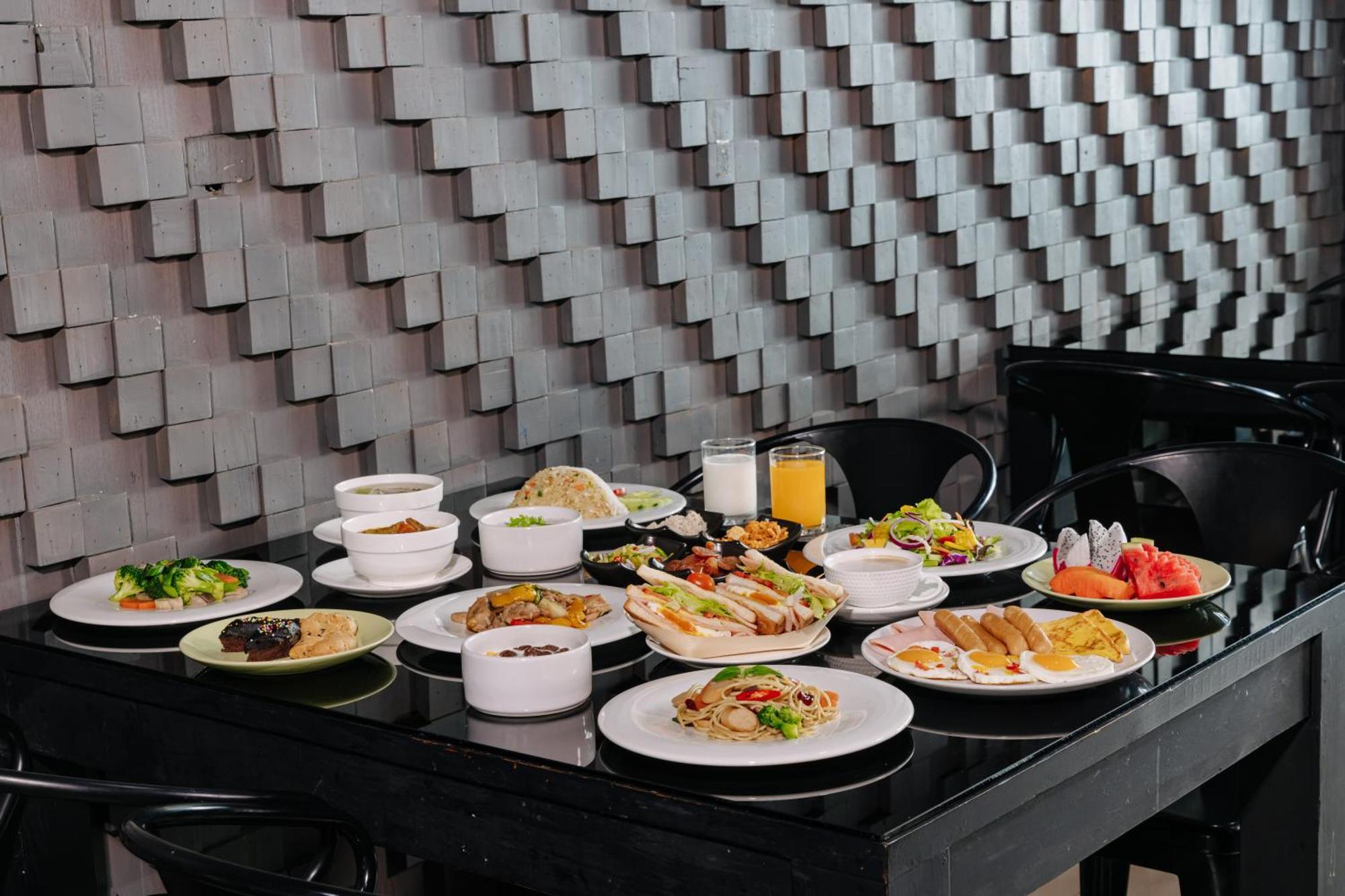 The Core Gallery Hotel Chiang Mai Bagian luar foto